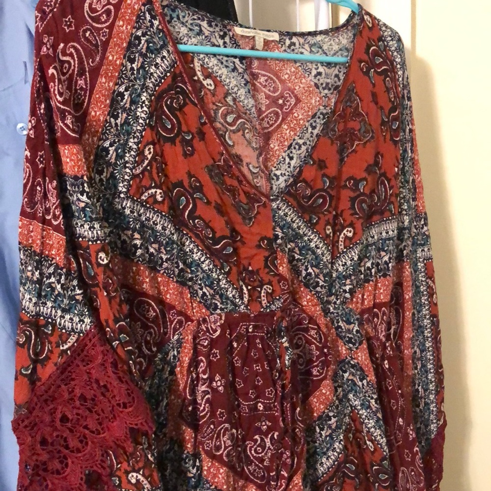 Open sleeved dress